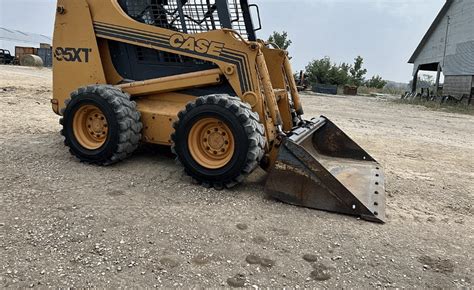 intake valve on 95xt skid steer|Case 95XT .